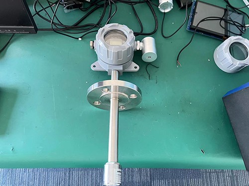 化工厂管道法兰式八氯化萘检测仪应用案例